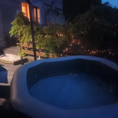 Holiday home Avec Jacuzzi, Animaux De Compagnie Acceptes *